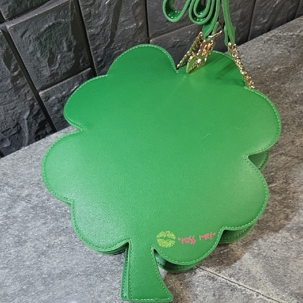 Betsey Johnson Green Clover Crossbody Bag - Picture 11 of 12